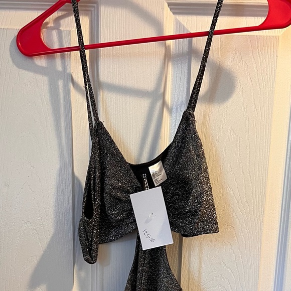 Medium black sparkle romper #571 - Picture 7 of 11